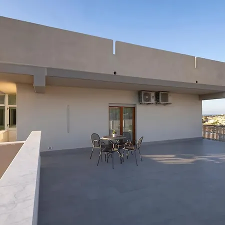 شقة Sophie - Al Settimo Piano Con Vista Mare E Montagna